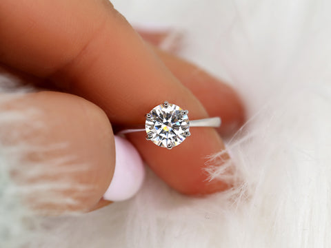 1.50ct Skinny Wendy 7.5mm 14kt Forever One DEF Moissanite Round Solitaire Ring - Rosados Box