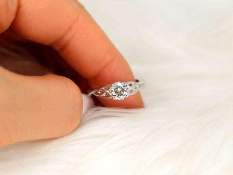 0.75cts Cassidy 6mm 14kt Gold Moissanite Celtic Love Knot Triquetra Round Solitaire Ring - Rosados Box