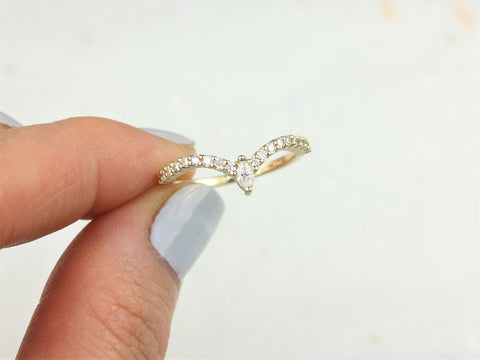 Kristen 14kt Gold Diamond Unique Chevron Ring - Rosados Box