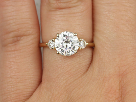 2ct Colette 8mm 14kt Gold Moissanite Diamonds Round Three Stone Ring - Rosados Box