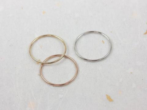 Rainbow Wire 1mm 14kt Gold Ultra Thin Stacking Ring - Rosados Box