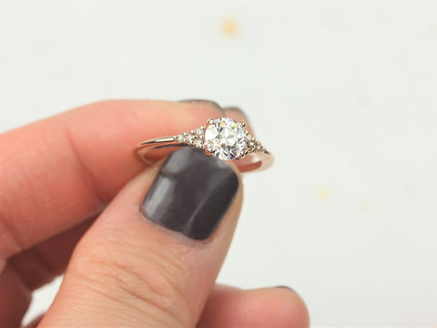 Malia 6mm 14kt Rose Gold OEC FB Moissanite Champagne Diamond Art Deco Dainty 3 Stone Dainty Cluster Ring - Rosados Box