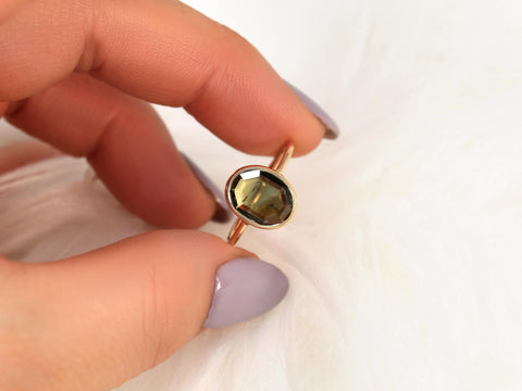 2.35ct Ready to Ship Donatella Oval 14kt Amber Moss Green Sapphire Ring,Unique Sapphire Ring,Bezel Set Ring,Oval Cut Ring,Minimalist Ring