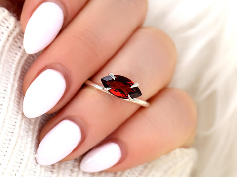 Scarlett 12x6mm 14kt Garnet Marquise Solitaire Ring,Minimalist Marquise Ring,Anniversary Ring,Birthstone Ring,Marquise Gemstone Ring