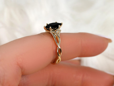 Mara 10x5mm 14kt Marquise Onyx Celtic Knot Ring,Unique Triquetra Ring,Marquise Engagement Ring,Marquise Crossover Ring,Anniversary Ring