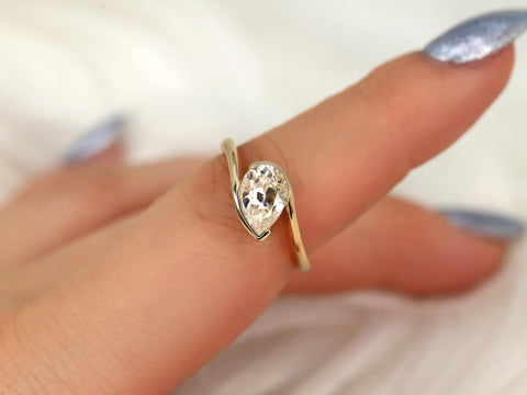 1.50ct Padme 9x6mm 14kt Moissanite Tilted Pear Solitaire Ring,Unique Pear Cut Ring,Pear Engagement Ring,Slanted Pear Ring,Anniversary Ring