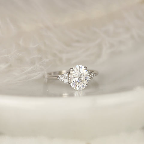 2ct Juniper 9x7mm 14kt Gold Moissanite Diamond Three Stone Oval Cluster Ring - Rosados Box