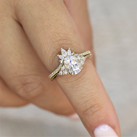 1.50ct Cambria 8x6mm 14kt Gold Moissanite Diamond Elongated Cushion Cluster Ring - Rosados Box