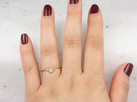 Ready to Ship Sansa 14kt Yellow Gold Diamond Mini Chevron V Ring - Rosados Box
