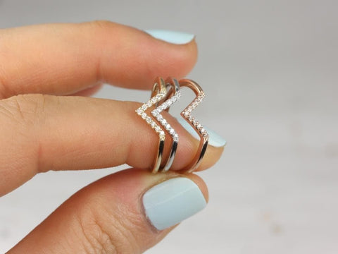 Skinny Venus 14kt Gold Chevron Diamond V Ring - Rosados Box