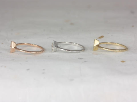 Loris 14kt Gold WITHOUT Milgrain Moissanite Ring - Rosados Box