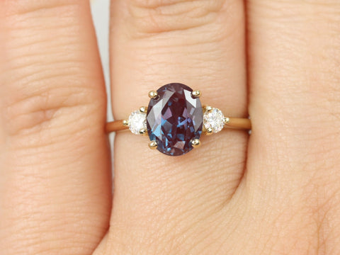 Gloria 8x6mm 14kt Gold Alexandrite Diamonds Dainty Minimalist 3 Stone Oval Ring,June Birthstone,Three Stone Ring,Anniversary Gift