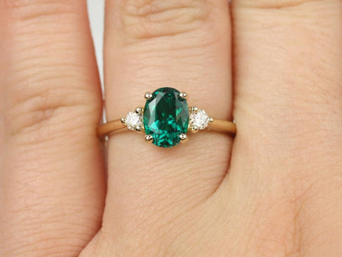 Gloria 8x6mm 14kt Gold Green Emerald Diamond 3 Stone Oval Engagement Ring - Rosados Box