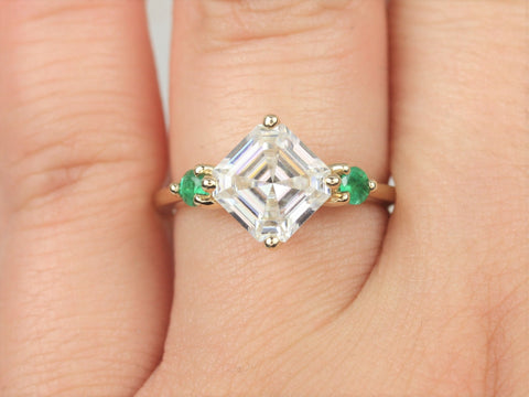 2.20cts Maxine 8mm 14kt Gold Moissanite Green Emerald Three Stone Asscher Cut Ring - Rosados Box