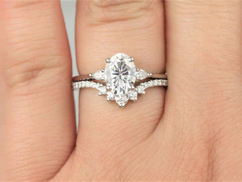 1.50cts Petite Emery 8x6mm & Aldis 14kt Moissanite Diamond Art Deco Oval Bridal Set - Rosados Box