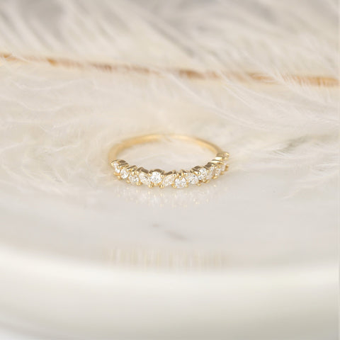 DIAMOND FREE Rosemary 14kt Gold Moissanite Dainty Cluster Ring - Rosados Box