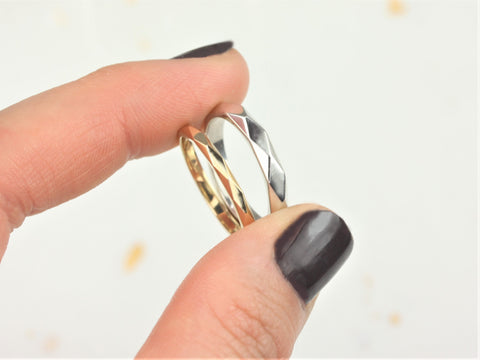 Harley 14kt Solid Checker Board Diamond Cut Dainty Wedding Ring - Rosados Box