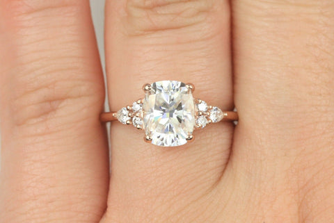 2.30cts Cassie 9x7mm 14kt Gold Moissanite Diamonds Elongated Cushion Cluster Ring - Rosados Box