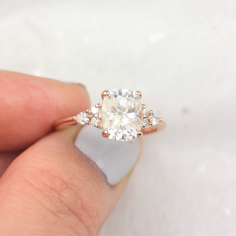2.30cts Cassie 9x7mm 14kt Gold Moissanite Diamonds Elongated Cushion Cluster Ring - Rosados Box