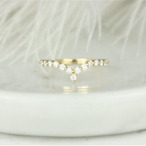 Petite Naya 14kt Gold Diamond Minimalist Chevron Nesting Ring - Rosados Box