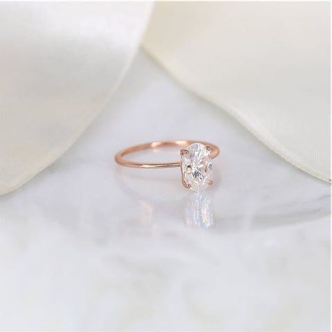 2ct Layla 9x6mm 14kt Rose Gold Moissanite Minimalist Oval Solitaire Ring - Rosados Box
