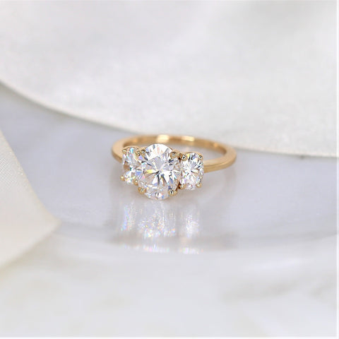 2cts Odessa 9x7mm 14kt Gold Moissanite Dainty 3 Stone Oval Engagement Ring - Rosados Box