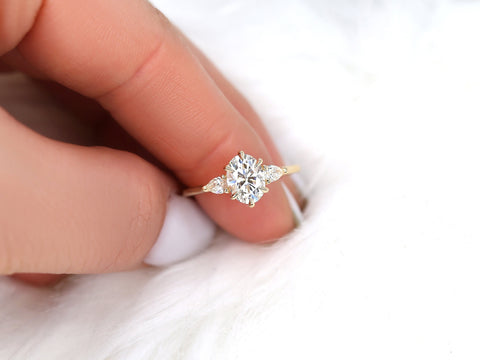 1.50cts Kinsley 8x6mm 14kt Gold Moissanite Diamond Three Stone Oval Ring - Rosados Box