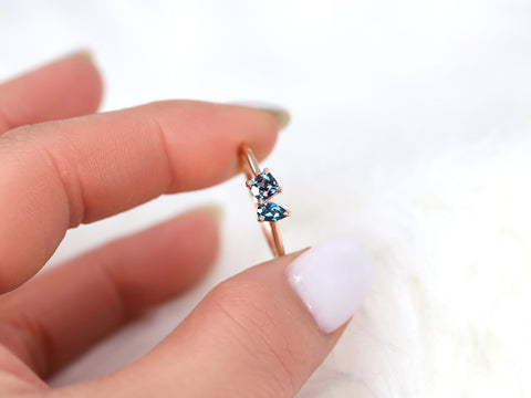 0.65cts Gemella 5x3mm + 4mm 14kt Gold Alexandrite Topaz Toi Et Moi Ring - Rosados Box