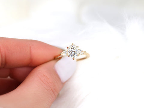 1.50cts Kinsley 8x6mm 14kt Gold Moissanite Diamond Three Stone Oval Ring - Rosados Box