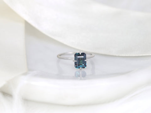 Ruth 8x6mm 14kt Gold Alexandrite Talon Prong Emerald Cut Solitaire Ring - Rosados Box