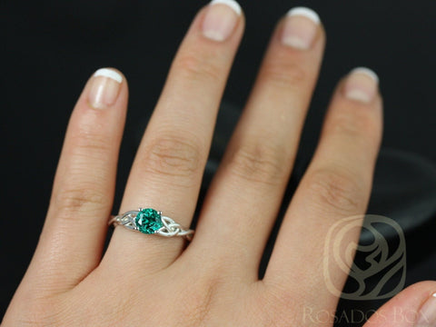 Cassidy 6mm 14kt Solid White Gold Green Emerald Celtic Love Knot Irish Irish Triquetra Round Engagement Ring - Rosados Box