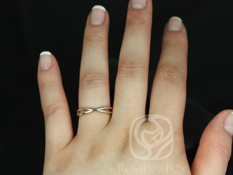 PLAIN Skinny Lima 14kt Infinity Criss Cross Ring - Rosados Box