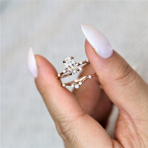 Dainty Oval Solitaire Bridal Set