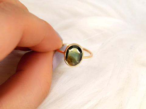 2.35ct Ready to Ship Donatella Oval 14kt Amber Moss Green Sapphire Ring,Unique Sapphire Ring,Bezel Set Ring,Oval Cut Ring,Minimalist Ring