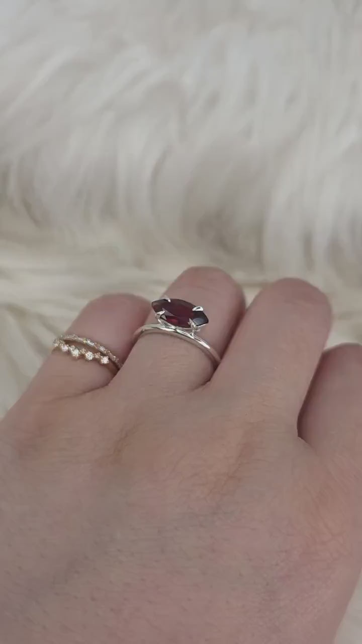 Scarlett 12x6mm 14kt Garnet Marquise Solitaire Ring,Minimalist Marquise Ring,Anniversary Ring,Birthstone Ring,Marquise Gemstone Ring