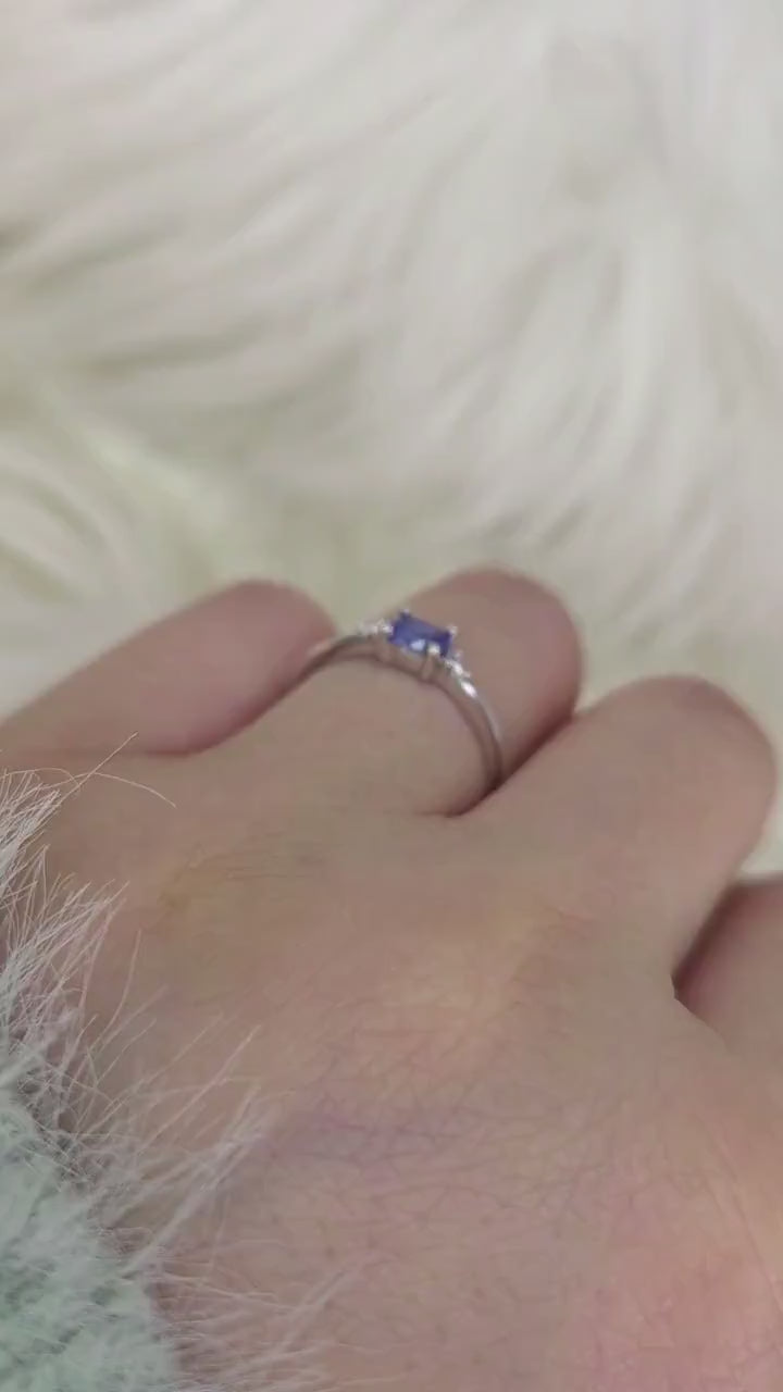 0.44ct Wren 14kt Blue Sapphire Ring,Three Stone Sapphire Ring,Cornflower Blue Sapphire Trilogy Ring,Birthday Gift,Anniversary Ring