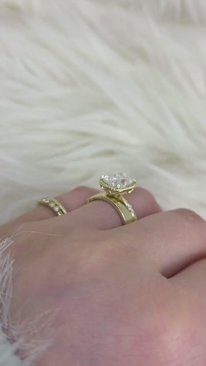 3ct Laverna 10x8mm & Cerys 14kt Antique Cushion Cut Moissanite Bridal Set video