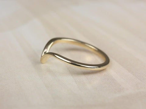 Willow 14kt Gold Plain Curved Chevron Flair V Ring (S.L.A.Y. Collection)