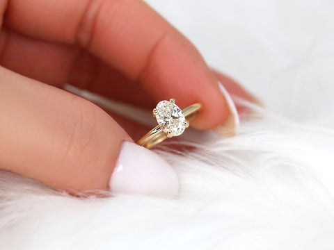 1.01cts Dakota 14kt Gold Diamond 4 Prong Minimalist Oval Engagement Ring