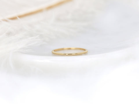 14kt Gold Matching Band to Layla Lola Lulu Solitaire Ring